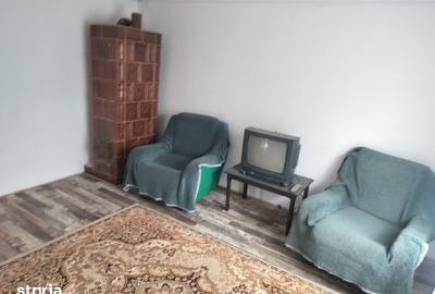 Casă cu 2 camere cu Teren 500 Mp în Poiana Mare