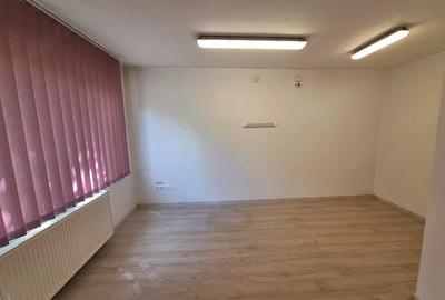 Spațiu comercial, de 47 mp, în Central - 3