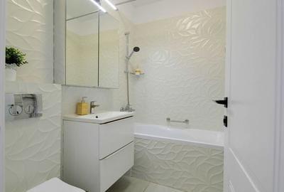 Apartament cu 3 camere semidecomandat în Ciupercenii Noi