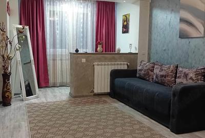 Apartament cu 2 camere decomandat în Micro 16