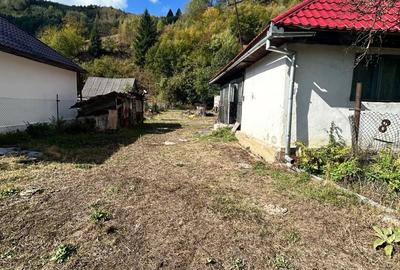 Casă cu 2 camere cu Teren 815 Mp în Mărișel