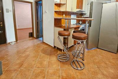 Apartament cu 2 camere decomandat în Roman - 2