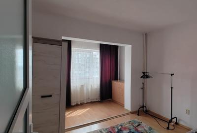 Apartament cu 2 camere decomandat în Exterior Vest