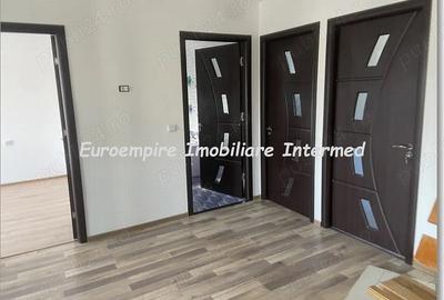 Casă cu 6 camere cu Teren 400 Mp în Central - 1