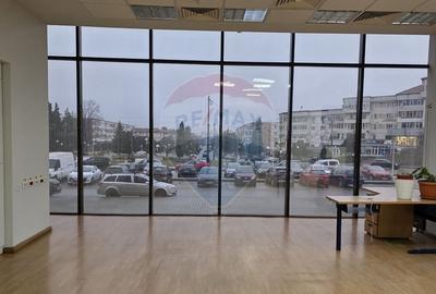 Spațiu comercial, de 295 mp, în Central - 5