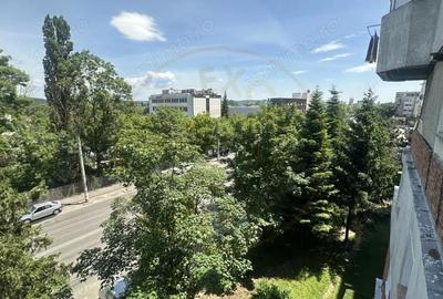 Apartament cu 3 camere decomandat în Găvana - 2