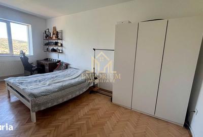 Apartament cu 2 camere decomandat în Gruia