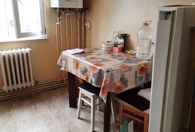 Apartament cu 3 camere semidecomandat, mobilat în Mănăștur