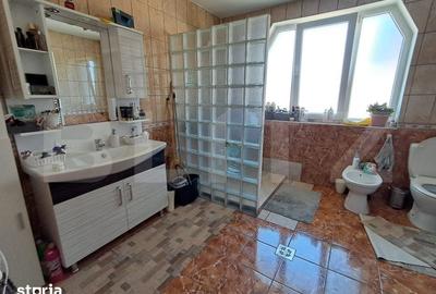 Casă cu 5 camere cu Teren 1260 Mp în Central - 6