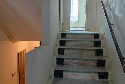 Apartament cu 4 camere decomandat în Central - 3