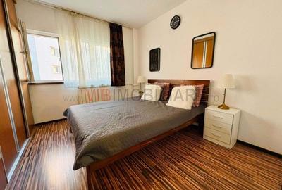 Apartament cu 2 camere decomandat în Victoriei