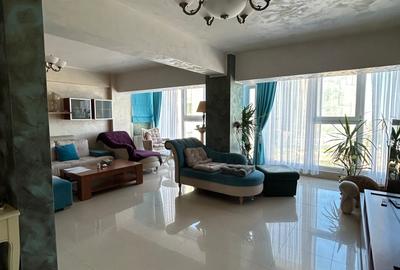 Apartament cu 3 camere decomandat în Peninsula