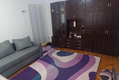 Apartament cu 2 camere semidecomandat în Micro 1