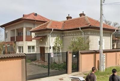 Casă cu 4 camere în Central - 1