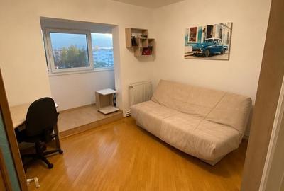 Apartament cu 4 camere decomandat în Astra - 3