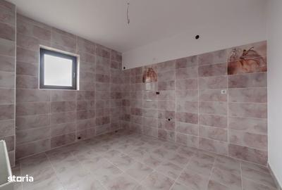 Casă cu 4 camere în Izvorani - 10