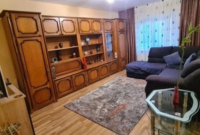 Apartament cu 3 camere decomandat în 1 Mai