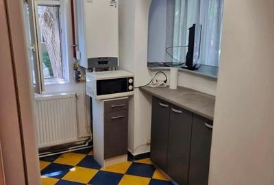 Apartament cu 2 camere semidecomandat în Calea București