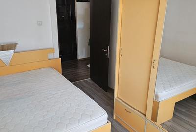 Garsonieră decomandată în Trivale