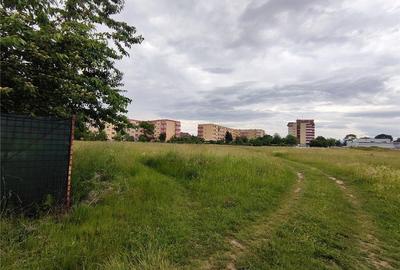 Teren de 4530 mp, în Triaj - 6