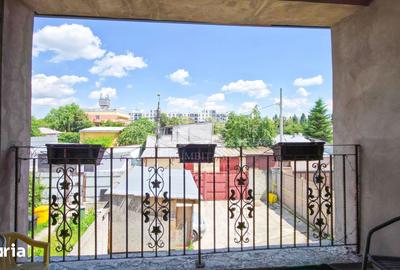Casă cu 6 camere cu Teren 408 Mp în Ghencea