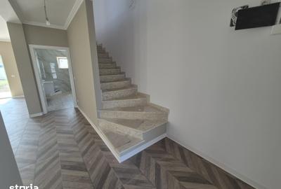 Casă cu 4 camere cu Teren 350 Mp în Central