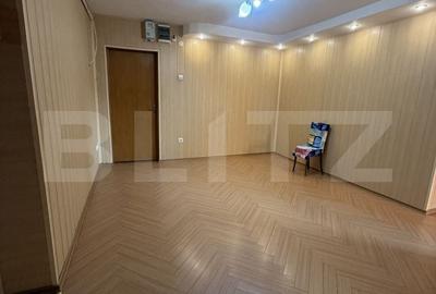 Apartament cu 4 camere în Micro 5