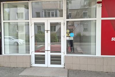 Spațiu comercial, de 40 mp, în Central - 7