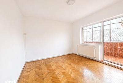 Apartament cu 3 camere decomandat în Craiovei - 2