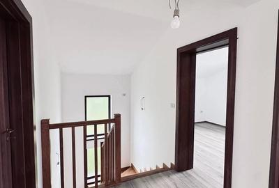 Casă cu 5 camere cu Teren 400 Mp în Central