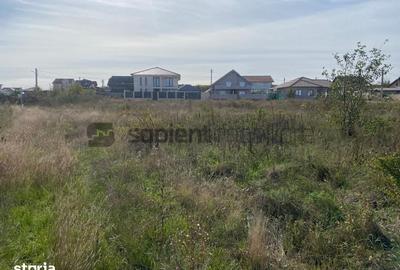 Teren de 700 mp, în Sânmartin