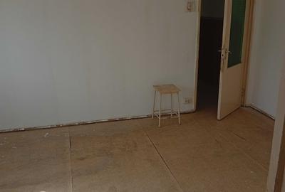 Apartament cu 3 camere semidecomandat în Malu Roșu - 4