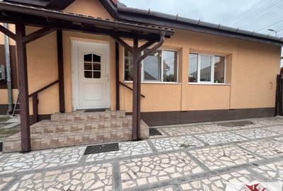 Casă individuală cu 4 camere cu Canalizare în Central - 1