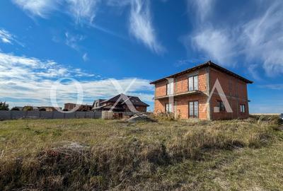 Casă cu 5 camere cu Teren 642 Mp în Giarmata