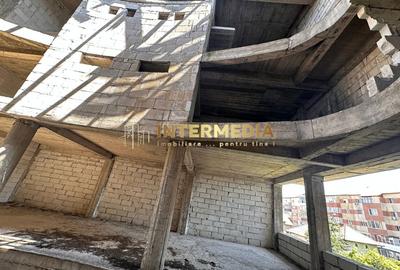 Hotel/Pensiune, de 2,200 mp, în Cetate