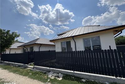 Casă cu 3 camere în Domnești