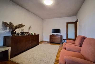 Apartament cu 3 camere decomandat, mobilat în Delfinariu - 2