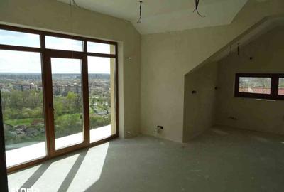 Casă cu 5 camere cu Teren 640 Mp în Central