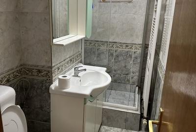 Apartament cu 4 camere decomandat în Popoveni