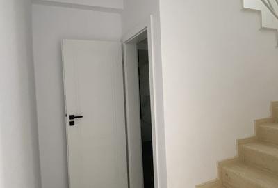 Casă cu 4 camere cu Teren 165 Mp în Valea Lupului