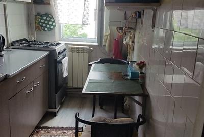 Apartament cu 3 camere semidecomandat în Central - 2