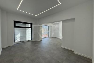 Spațiu comercial, de 118.12000274658 mp, în Decebal - 7
