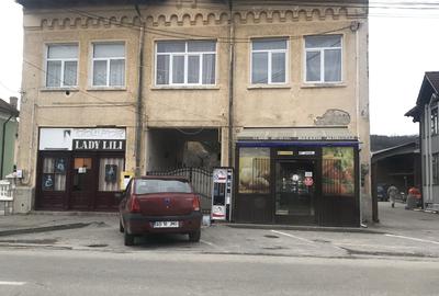 Casă cu 8 camere cu Teren 1000 Mp în Sud