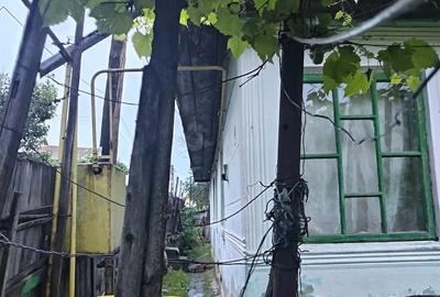 Casă cu Teren 250 Mp în Fălticeni - 1