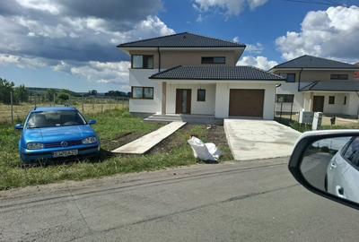 Casă cu 4 camere în Jucu - 2