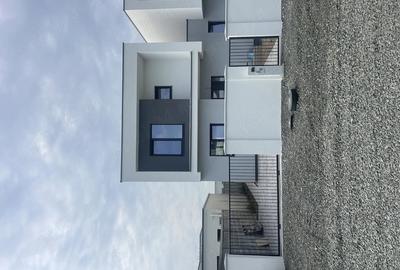 Casă cu Teren 335 Mp în Săcălaz - 1