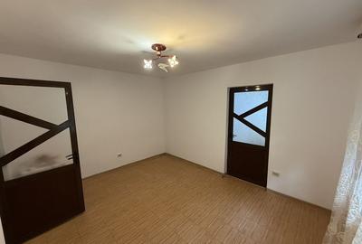 Apartament cu 2 camere nedecomandat în Fetești-Gară - 2