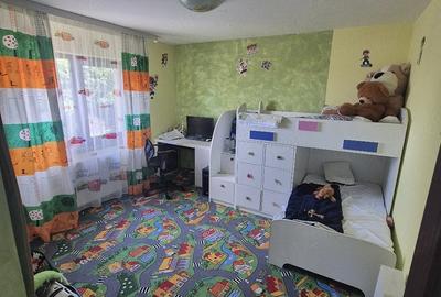 Casă cu Teren 1120 Mp în Vânători