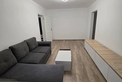 Apartament cu 2 camere semidecomandat în Metalurgiei