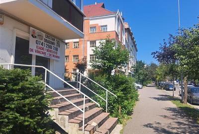 Apartament cu 2 camere decomandat în Lenin